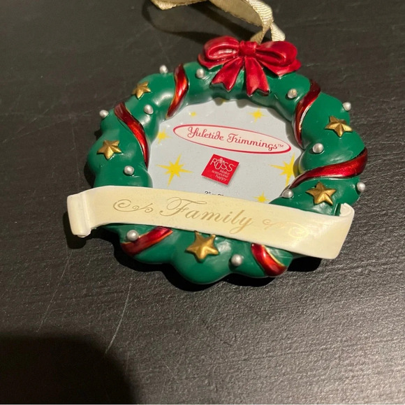 Christmas Photo Ornament Russ Wreath Red Bow & Family 2”x2” Photograph - Picture 2 of 5